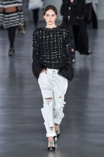 Look 29